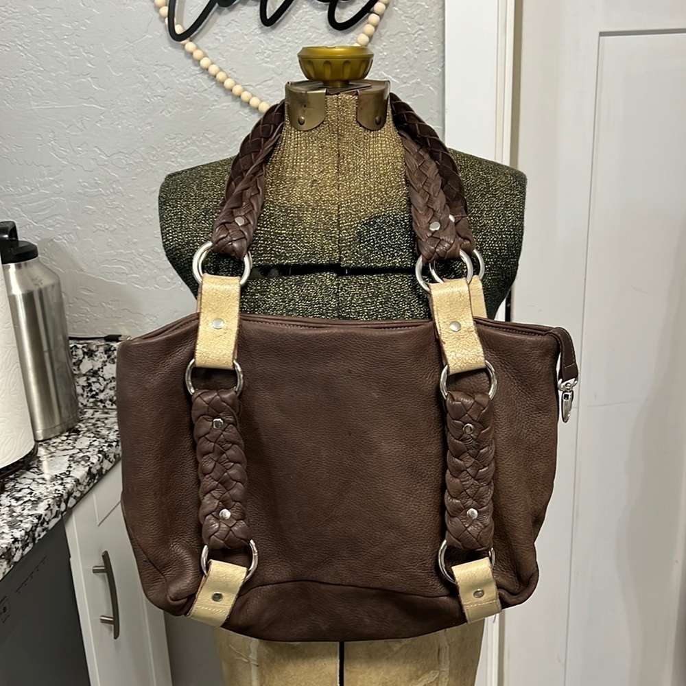 Y2K TYLIE MALIBU LEATHER BRAIDED HANDLE CREAM & BROWN SHOULDER BAG